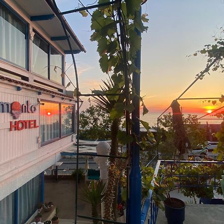 Tramonto Hotel Durrës 外观 照片